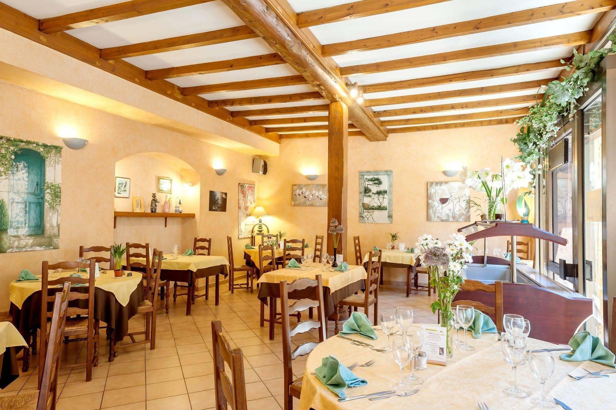 Hotel Restaurant Le Saint Clement Экстерьер фото