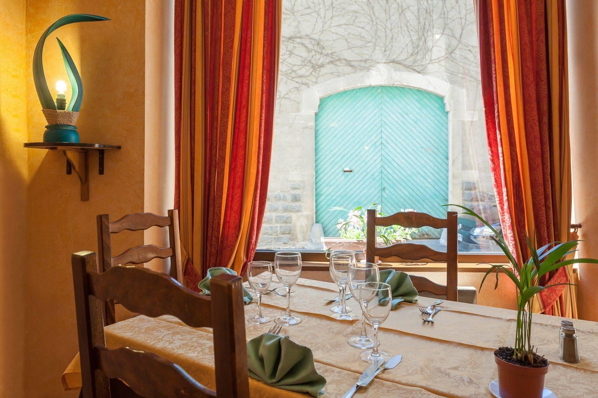 Hotel Restaurant Le Saint Clement Экстерьер фото